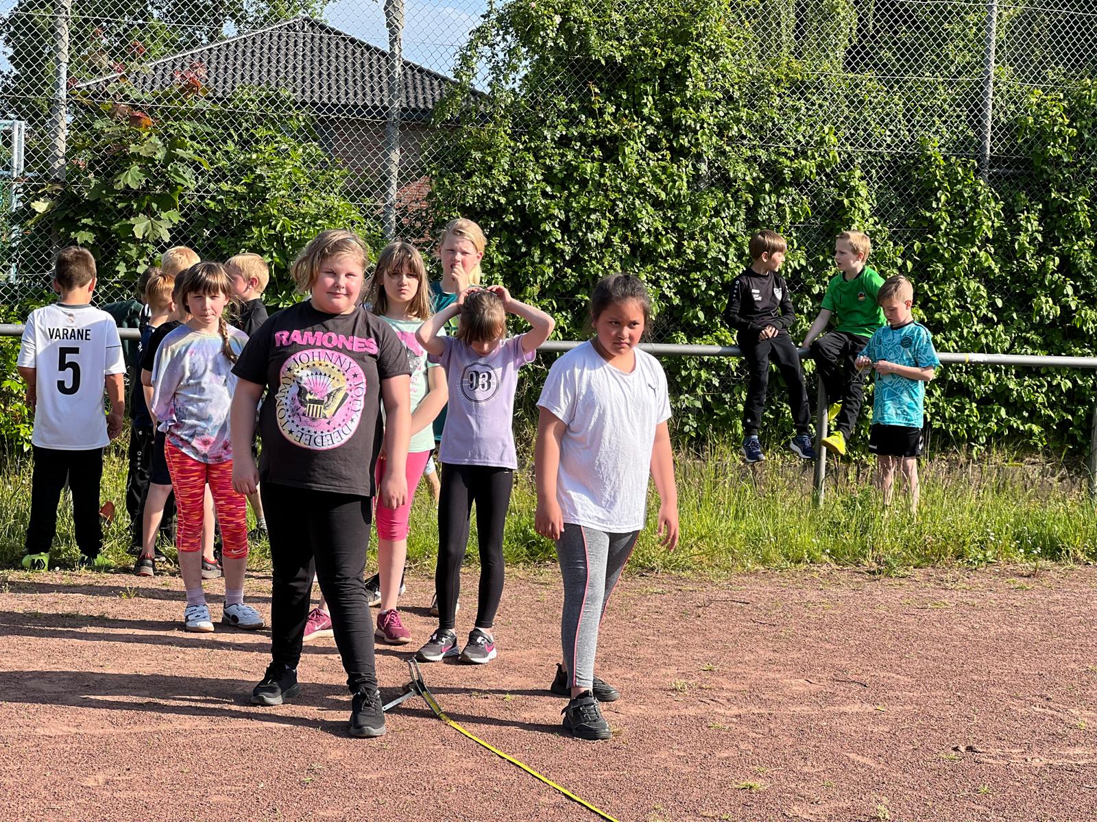 Übungsleiter beim Abnehmen der Prüfung