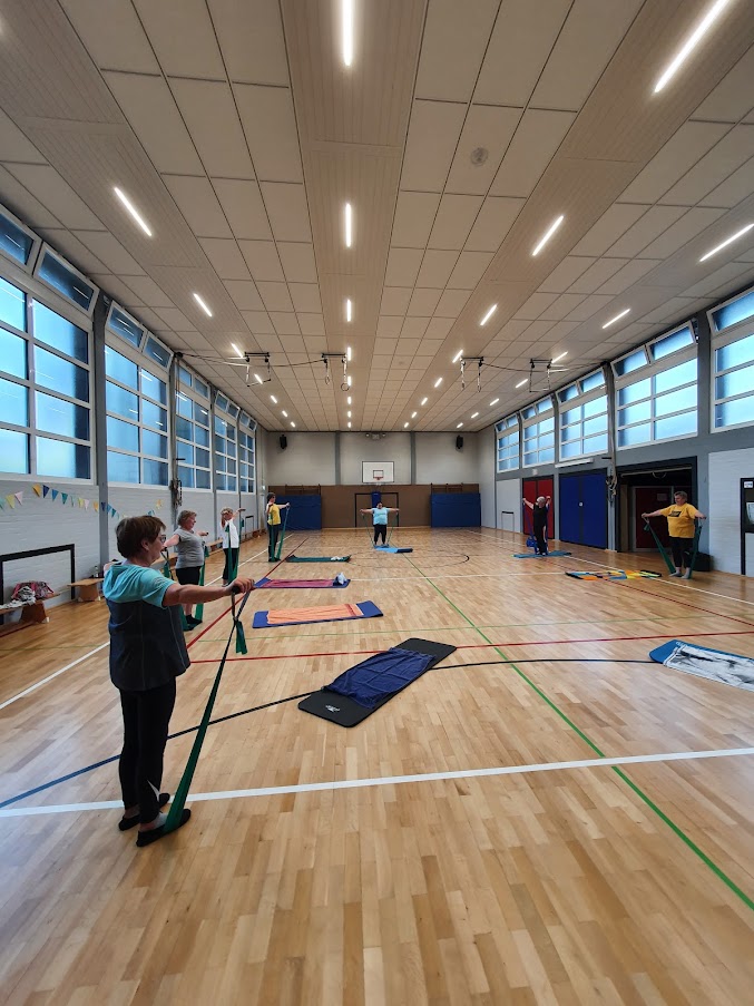 Reha-Sport-Gruppe bei der Gymnastik