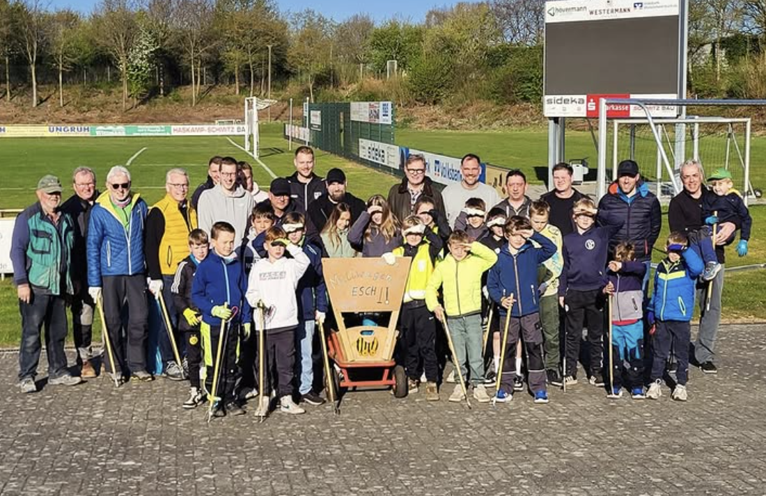 Gemeinsame Aktion am Escher Sportplatz